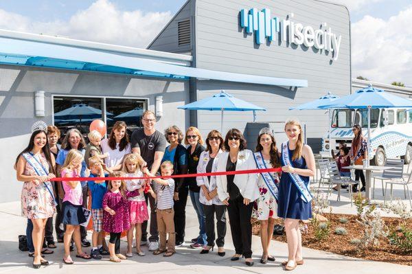 Ribbon Cutting with the Lakeside Chamber of Commerce