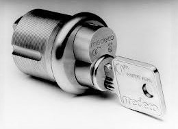 Licensed locksmith installed a Medeco lock on KIngs Hwy and Avenue P in Midwood Brooklyn NY 11229