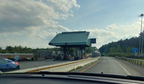 Kingston-Rhinecliff Bridge toll booth