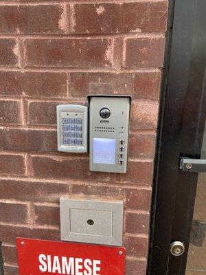 Intercom system/with access control and to Wade video and audio.