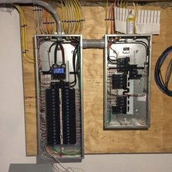 200 amp panel with 100 amp sub panel