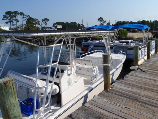 Fun boat rentals in Panama city beach FL Pontoon boat rentals to shell island in PCB FL Take a boat ride for half day or full