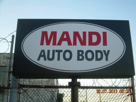 Mandi Auto Body