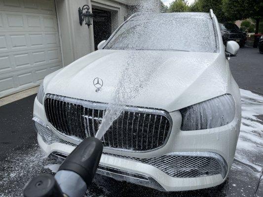 A customers Maybach 600 getting an Exprés Wash