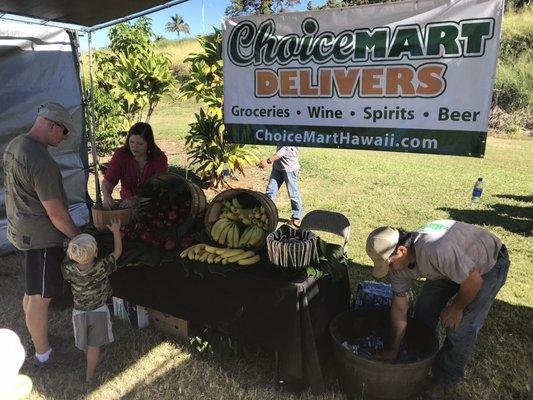 Free fruit and water for everyone. Mahalo Choicemart!