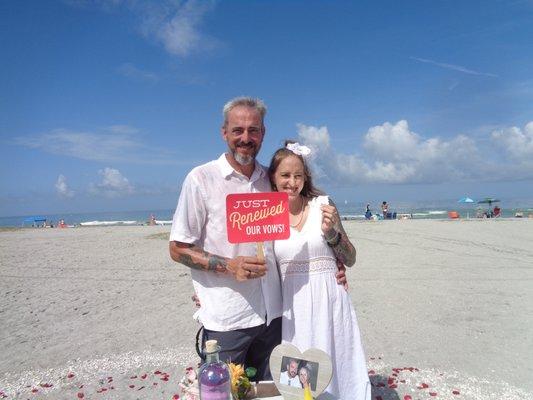 A Red, White and Blue Renewal of Vows on the 4th of July.  This South Carolina couple was married 8 years ago on the 4th of July.