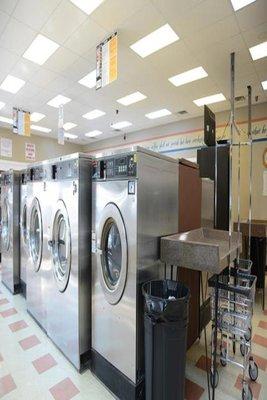 B & C Coin Laundry - Tullahoma 1 West