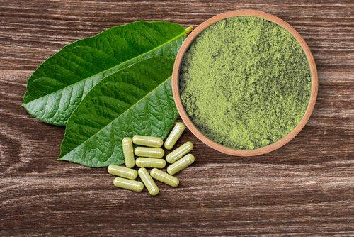 kratom powder, kratom leaves, and kratom capsules