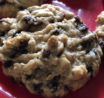 Old Fashion Oatmeal Raisin Dainty Cookie