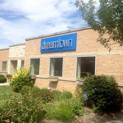 Northwest Chicago Dream Town Office