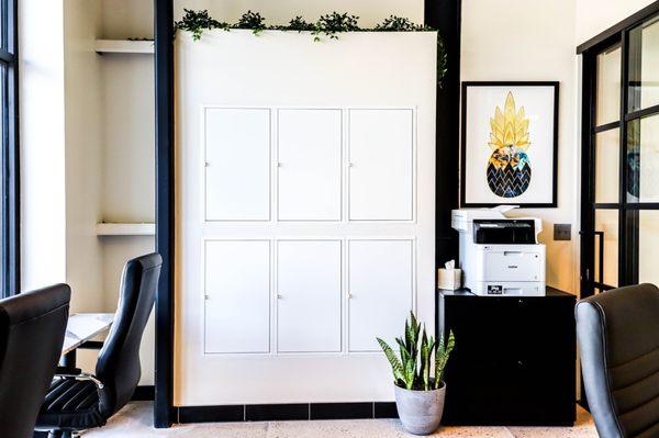 Locker space to keep all of your belongings safe.