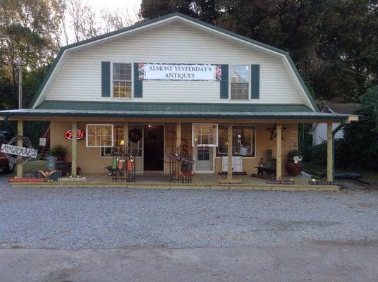 Store front view of our new location at 551 Highway 79 in Dover, TN. Stop by to check out the inside; lots of great finds !!