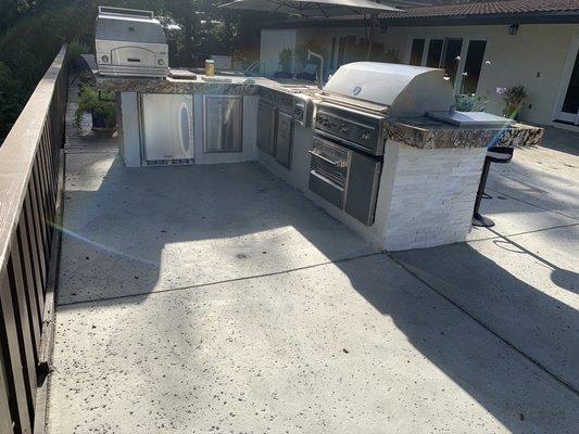 Outdoor kitchen