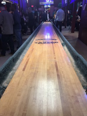 Shuffleboard table