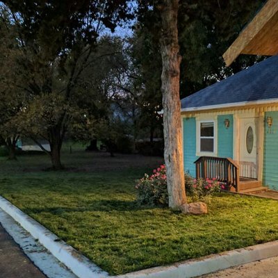 EarthScapes of Liberty farm grown fescue sod gives a home a fresh new look in Ferrelview, Missouri...