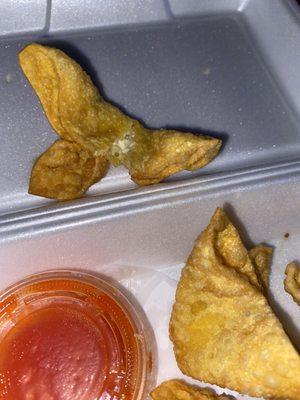 Literally no filling inside my crab Rangoon basically all shell terrible quality