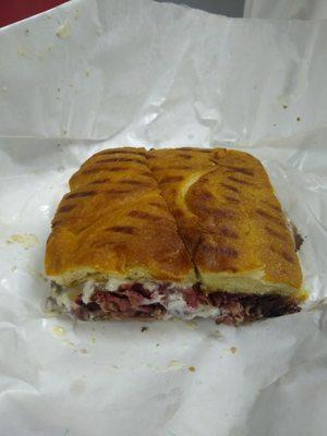 Pastrami and roast beef combo