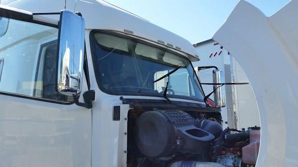 Volvo Commercial Truck Windshield Replacement Austin, Texas