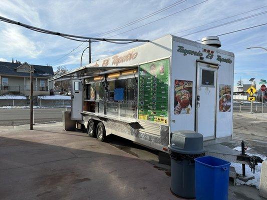 The food truck - the seating area is just opposite, but not visible in the photo