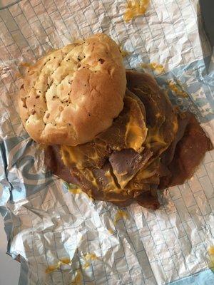 Wrong order, got a beef n cheddar instead of the double roast beef classic I ordered