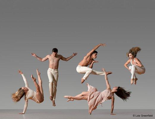 Eisenhower Dance Detroit by Lois Greenfield