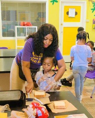 Cooking safe class with School Agers