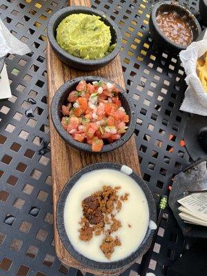 3 dips (Chorizo Queso; Pico; Trad. Guac)