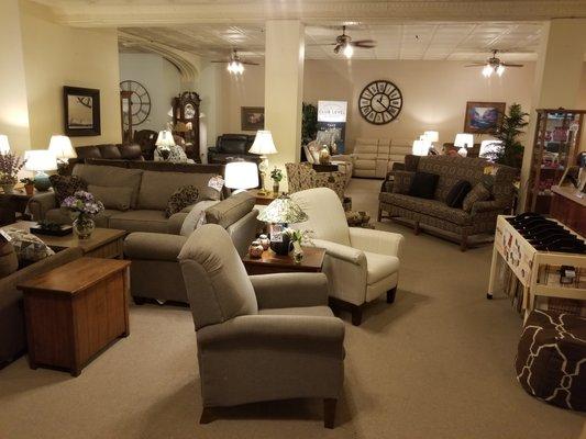 Flemings displays a large number of American Made living rooms from La-Z-Boy, Bassett, Broyhill, Lancer, and many more.