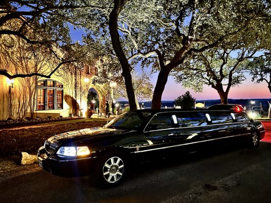 Our Lincoln Town Car Limo hold up to 8 guest comfortably