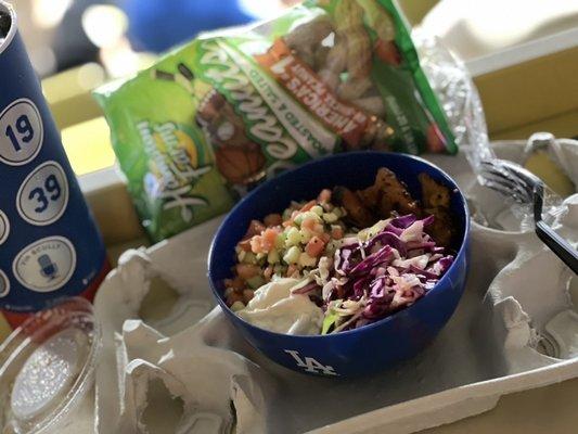 L-O-V-E that Dodger Stadium has expanded their food repertoire this year to include the healthiest diet - Mediterranean Food!