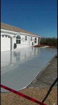 Solid color driveway coating