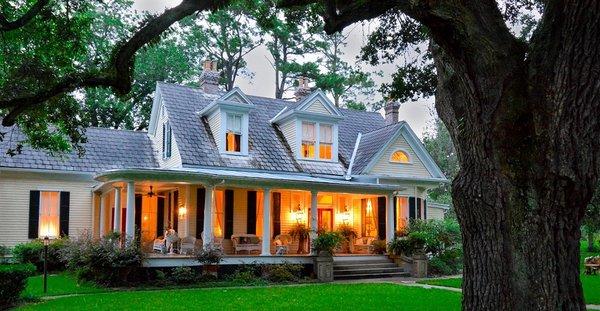 Exterior View - Beautiful Front Porch