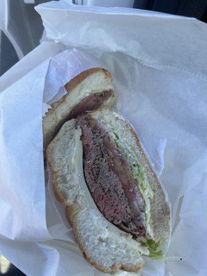 Roast beef in a roll