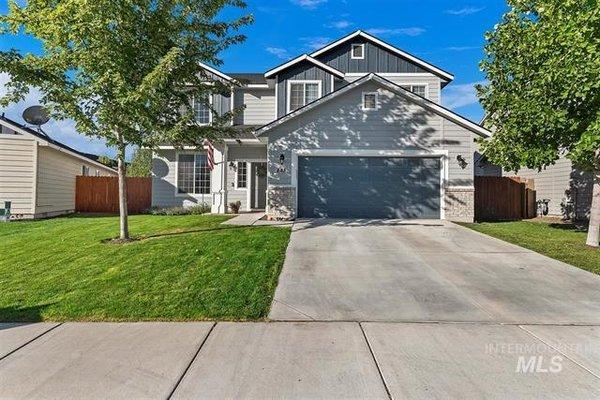 Beautiful home in a desirable North West Meridian