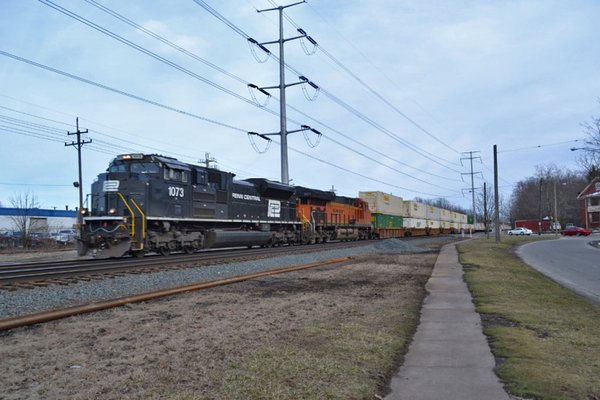 Train Norfolk southern 1073