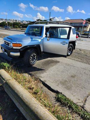 2007 TOYOTA FJ CRUISER. FROM FITOS AUTO SALES.