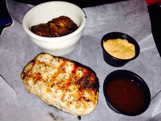 Pork chop basket with plantains