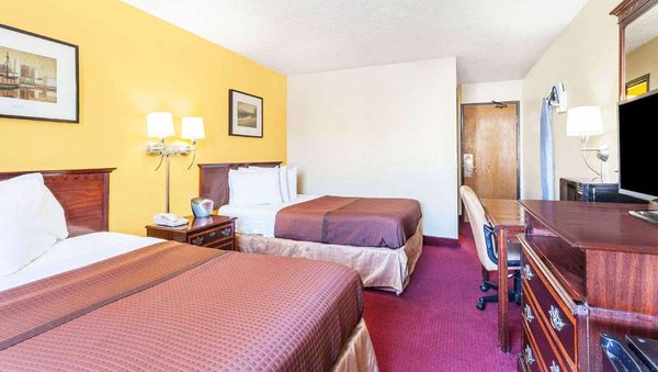 MH FortWayneNorth FortWayne IN Guestroom DoubleBed