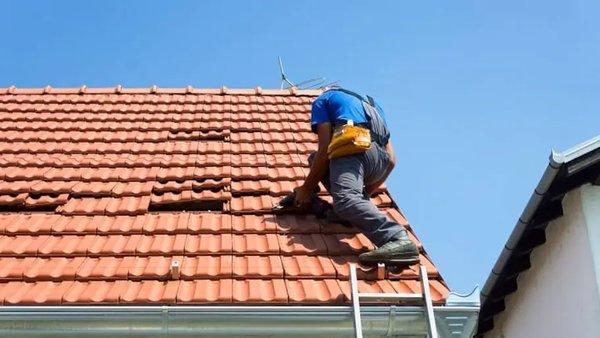 Roofing Repear.
We offer installation, repair, and maintenance for various roofing types, including flat, metal, shingle, and rubber.