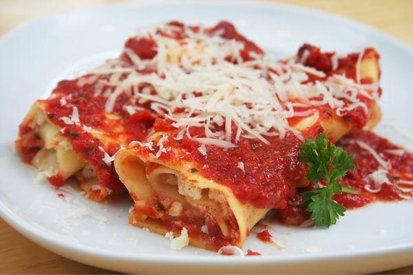 Cheese manicotti