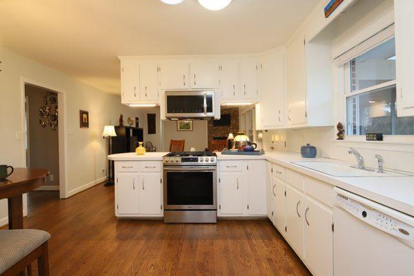 Kitchner Ct - Kitchen Staging