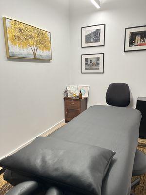 Private Room for acupuncture treatments.