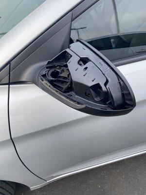 Missing cover on my drivers side mirror!