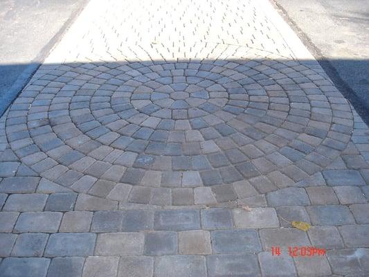 Paver Walkway with Circle Pattern insert