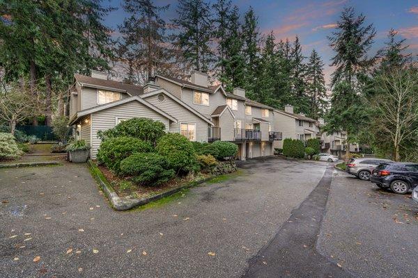 Edmonds townhouse- listing SOLD March 2024! $420,000