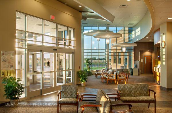 Architectural photo of a Mayo Clinic lobby in Mankato, Minnesota.