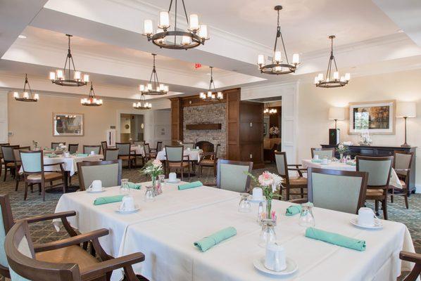 The Residence at South Windsor Farms Dinning Room Table.