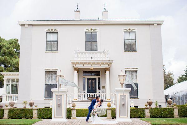 The striking Victorian architecture of this Bay Area venue makes for gorgeous wedding photos