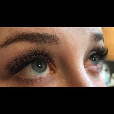 Russian Volume Lashes