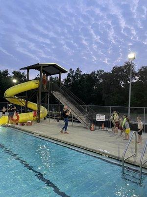 Swimming pool